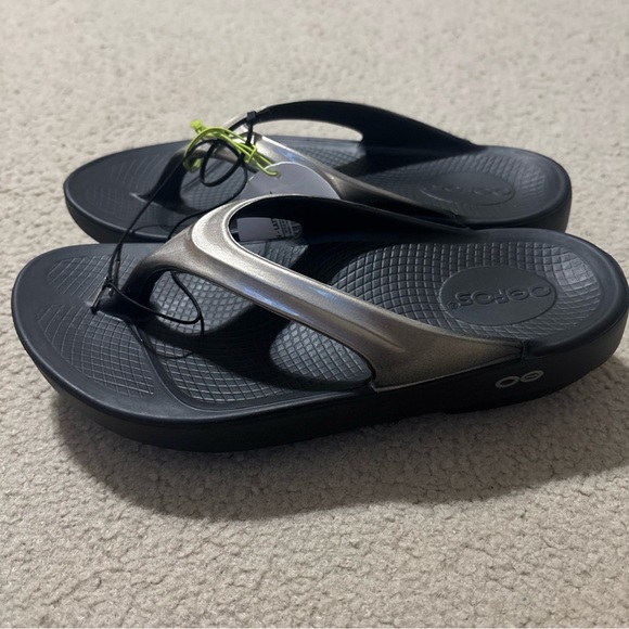 OOFOS OOlala Womens Size 6 Slip On Flip Flop Sandals Shoes Style #1400 NEW - Picture 1 of 11
